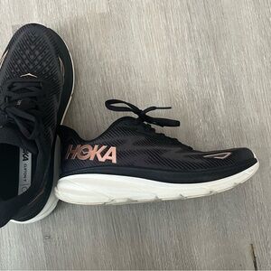 Hoka Clifton 9